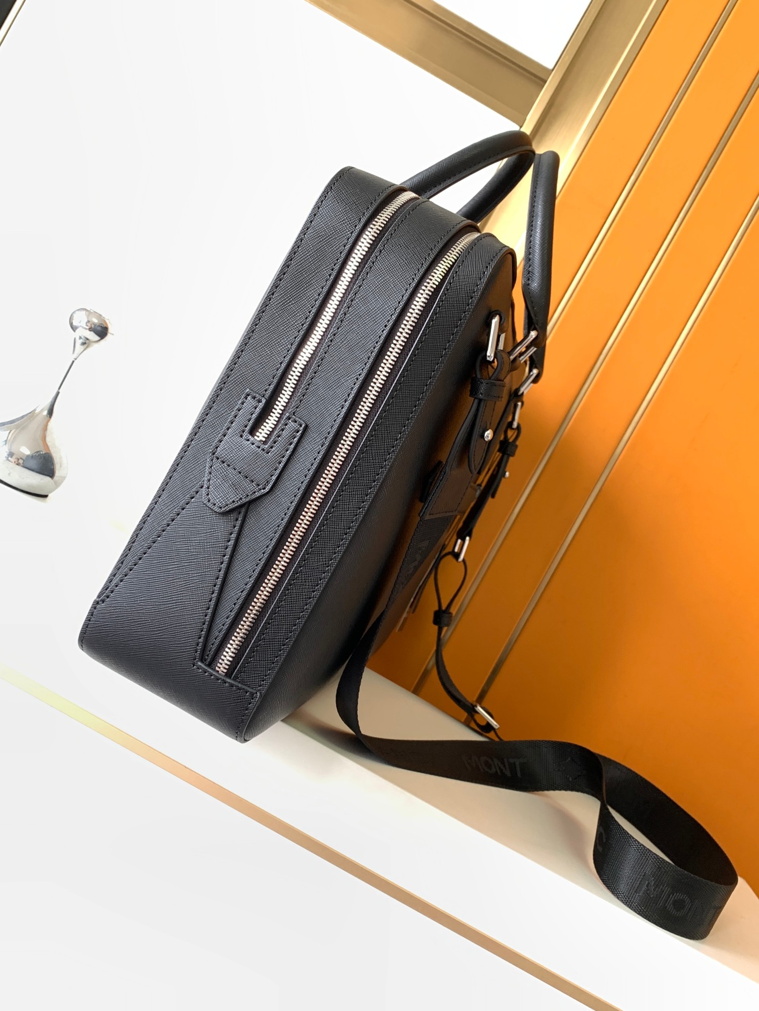 Luxury Men's Top-Handle Bags P - Luxury Bags Of 2026 recensione e prezzo