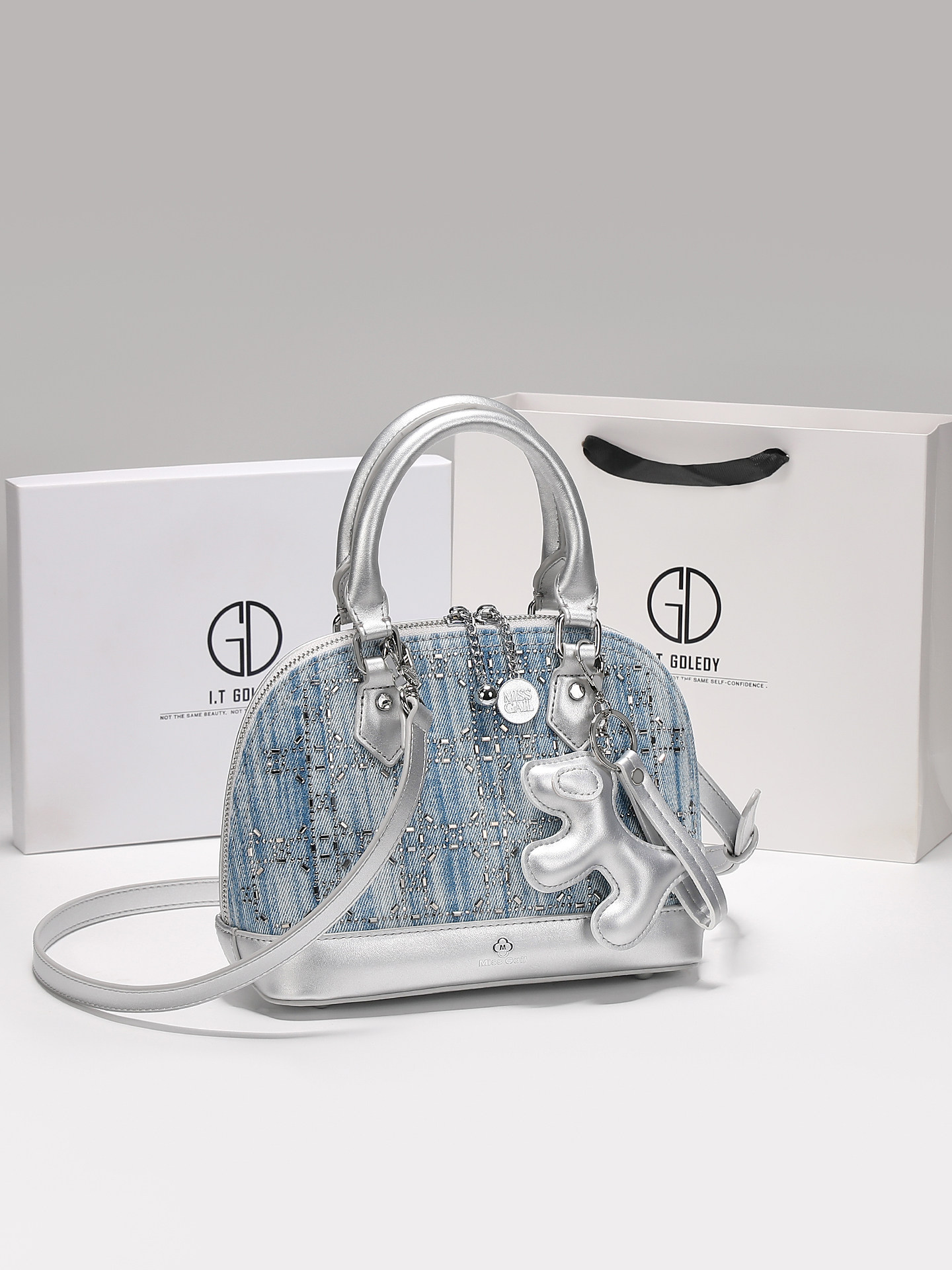 Versatile and Luxury Handheld  - Luxury Bags Denim recensione e prezzo