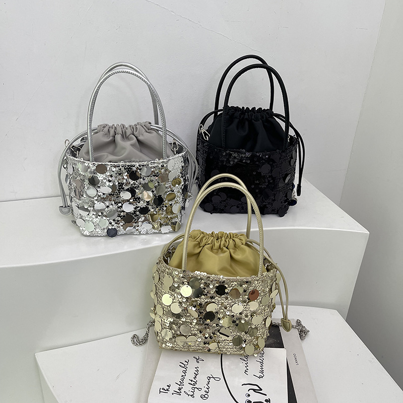 Light Luxury Sequins Bucket Ha - Luxury Bags News recensione e prezzo