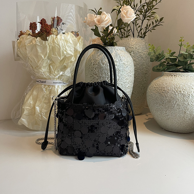 Light Luxury Sequins Bucket Ha - Luxury Bags News recensione e prezzo