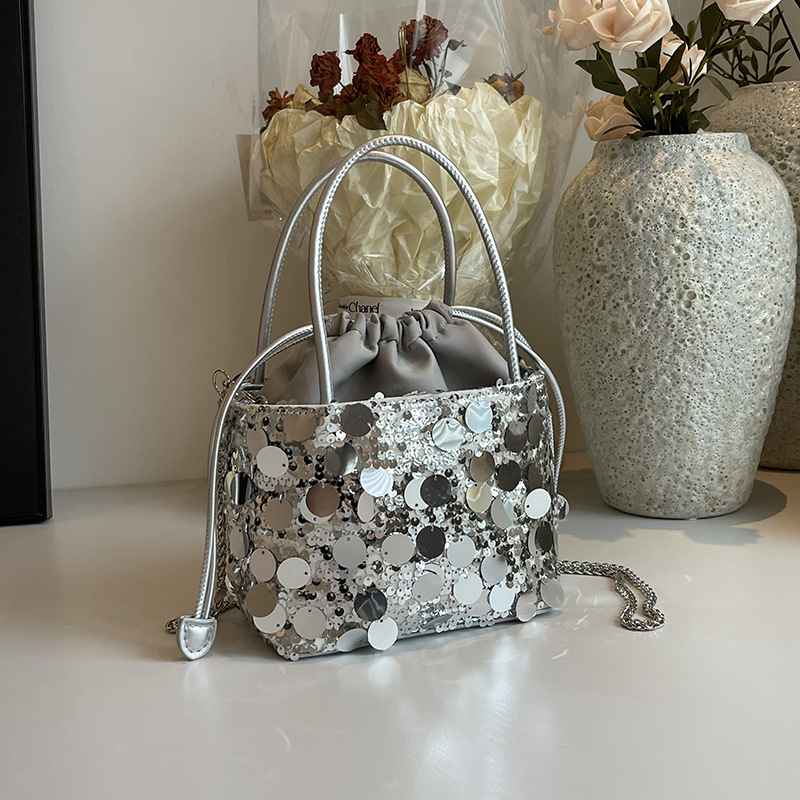 Light Luxury Sequins Bucket Ha - Luxury Bags News recensione e prezzo