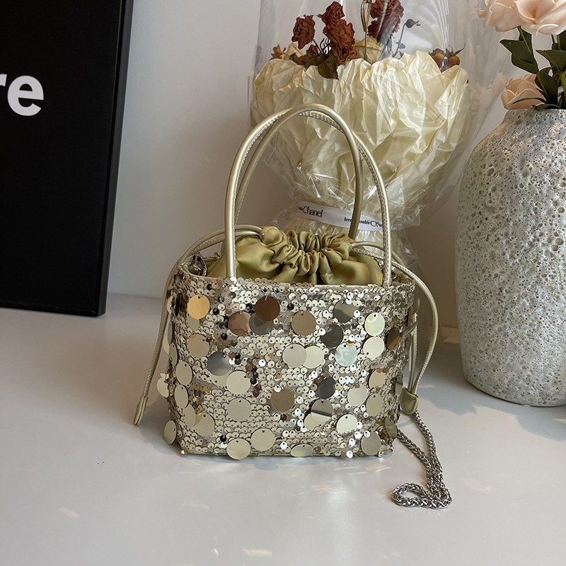 Light Luxury Sequins Bucket Ha - Luxury Bags News recensione e prezzo