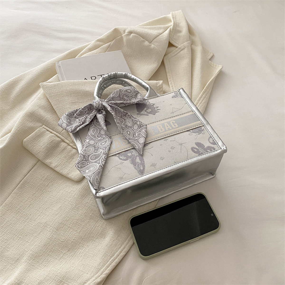 Chic Embroidered Handbag Silk  - Luxury Bags Dior recensione e prezzo