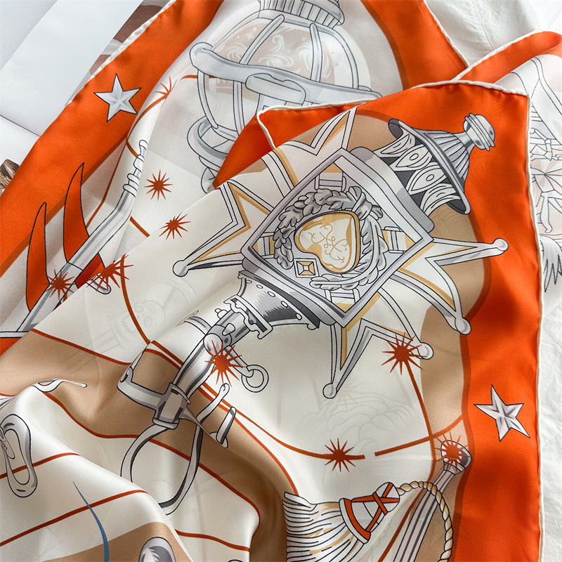 Luxury Brand Scarf Large Silk  - Luxury Bags Shopping recensione e prezzo