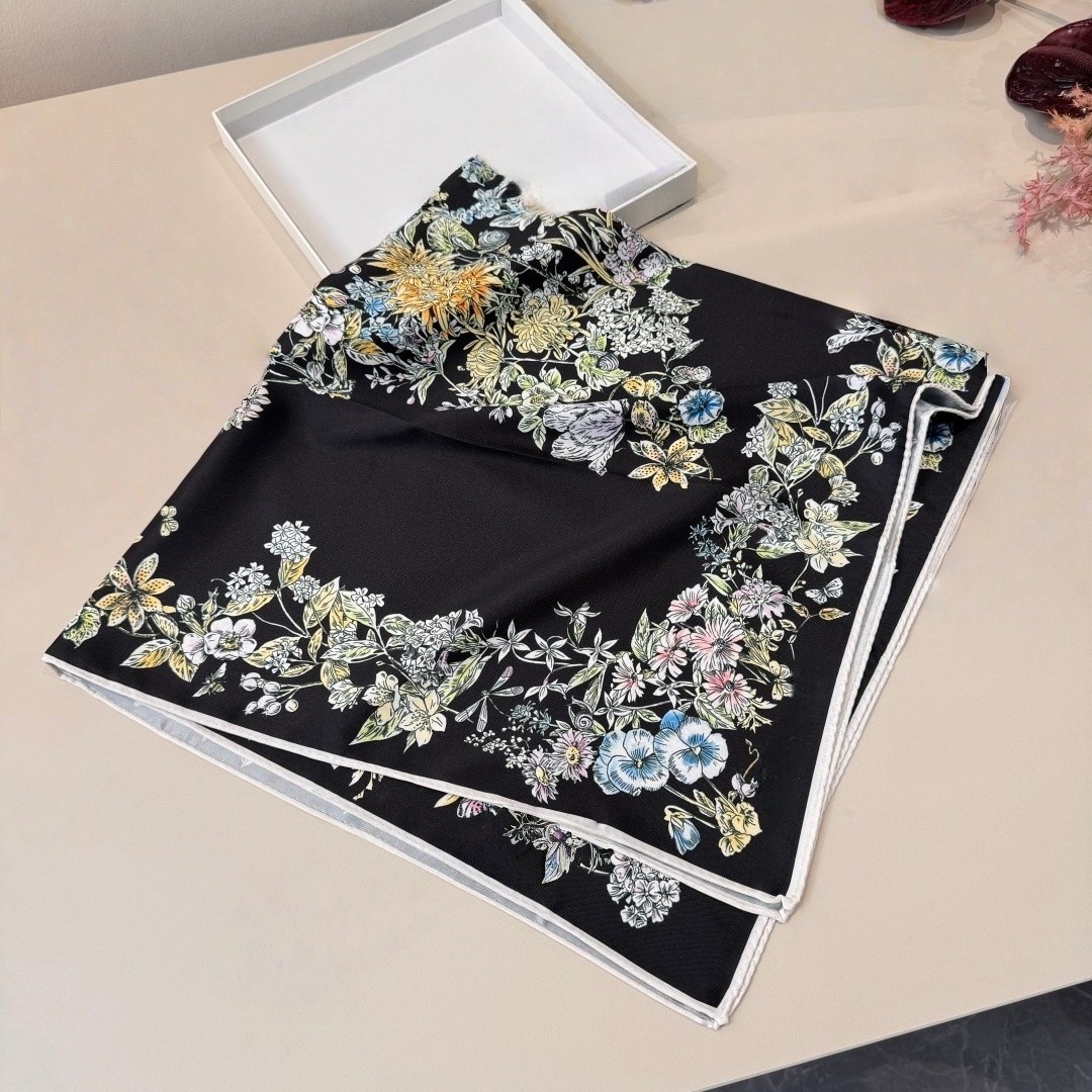 Luxury Designer Silk Scarf Wom - Luxury Bags Shopping recensione e prezzo