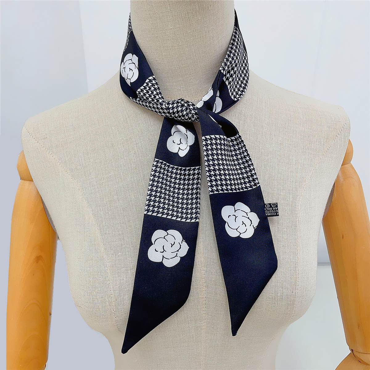 2023 Design Camellia Flower Br - Luxury Bags Trending recensione e prezzo