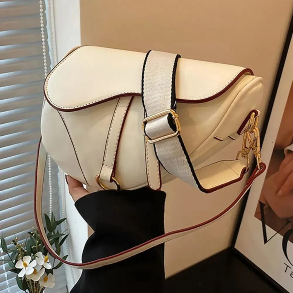 Canvas Womens Hundred Handbag  - Luxury Bags Dior recensione e prezzo