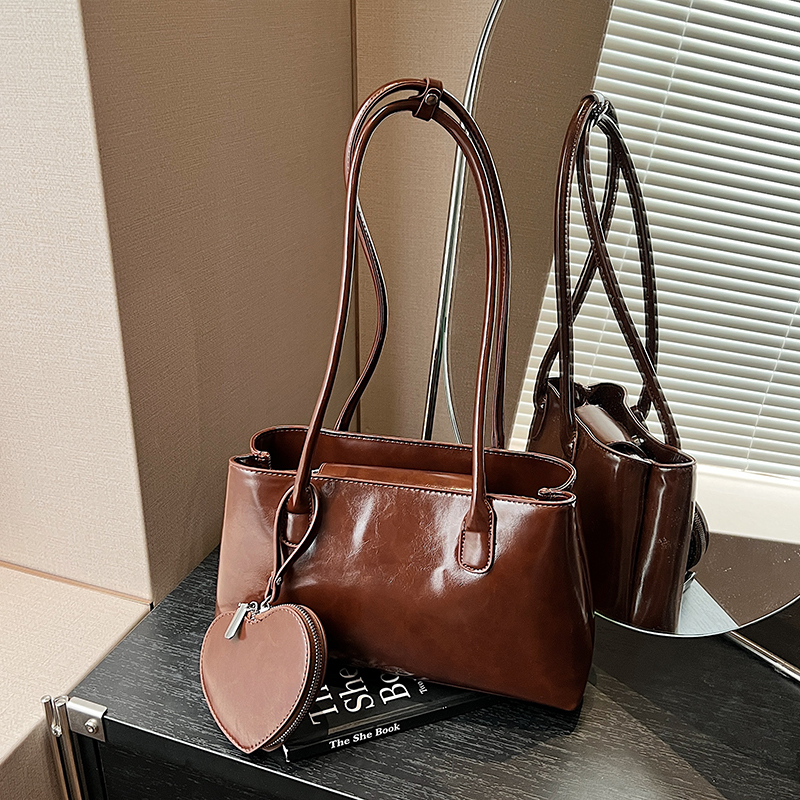 Women's Patent Faux Leather To - Quiet Luxury Bags Tote recensione e prezzo