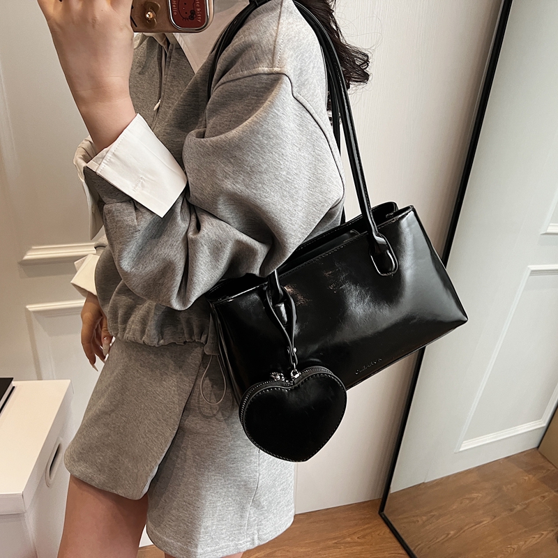 Women's Patent Faux Leather To - Quiet Luxury Bags Tote recensione e prezzo