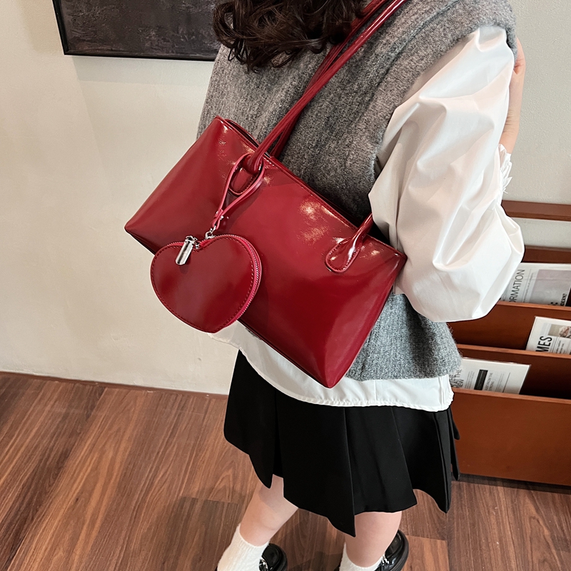 Women's Patent Faux Leather To - Quiet Luxury Bags Tote recensione e prezzo