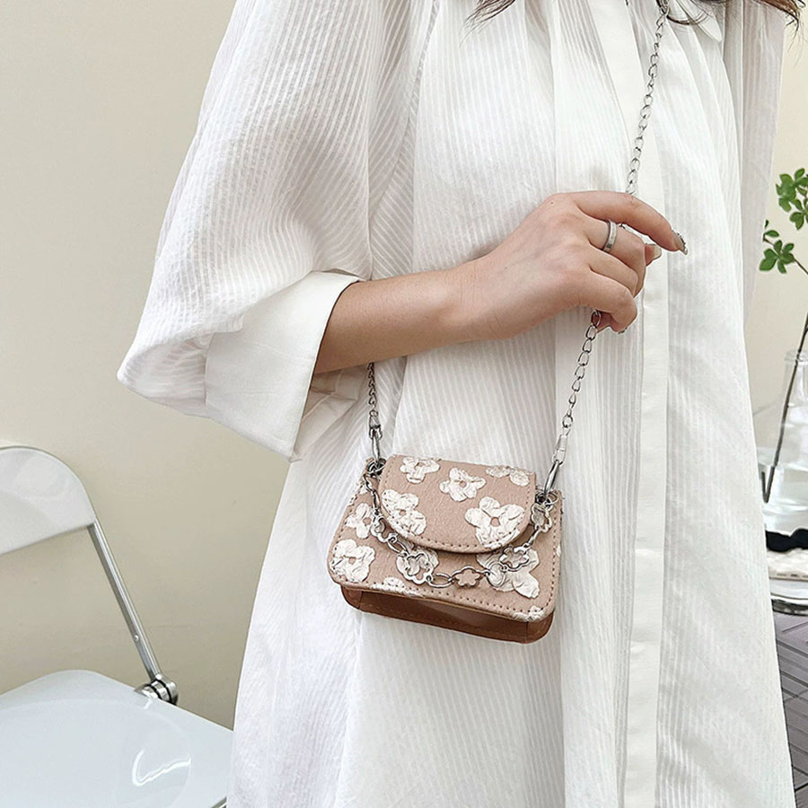 A Trendy And Retro Mini Handba - Luxury Bags Dior recensione e prezzo