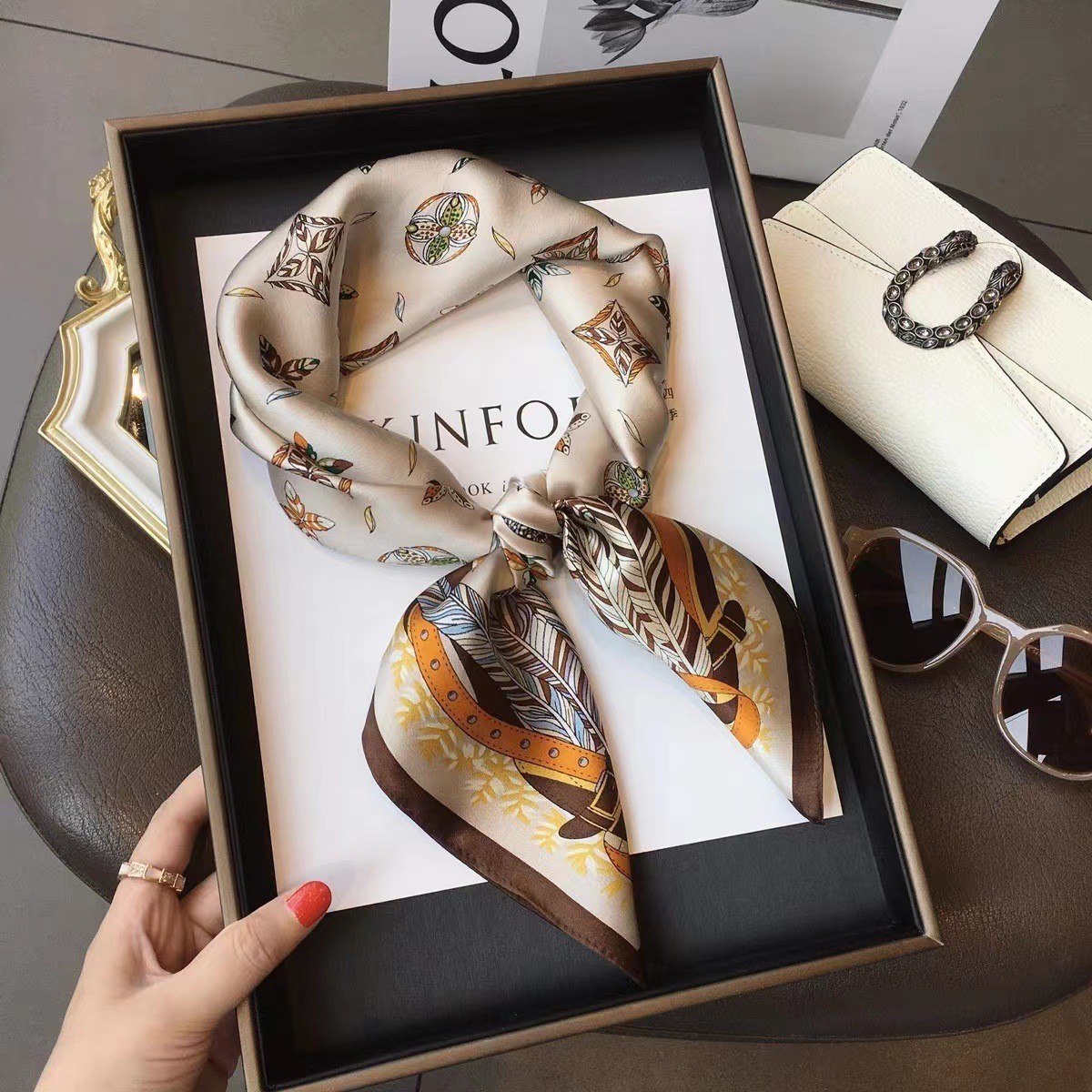 Luxury Fashion Print 70*70cm S - Luxury Bags Trending recensione e prezzo