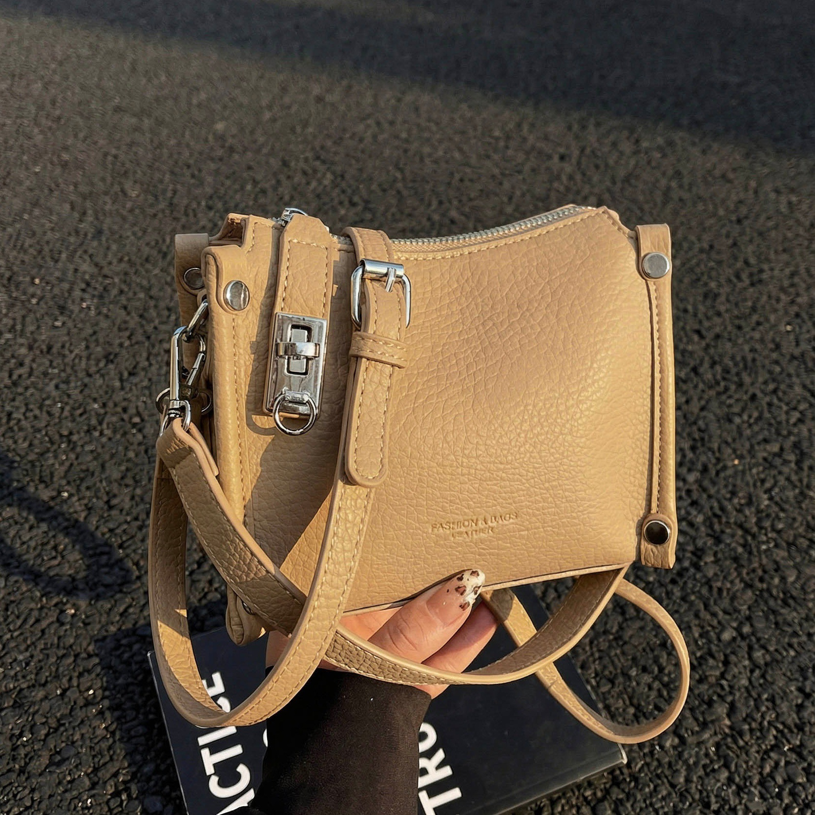 Women’s Pebble Grain Box Bag – - Luxury Bags News recensione e prezzo
