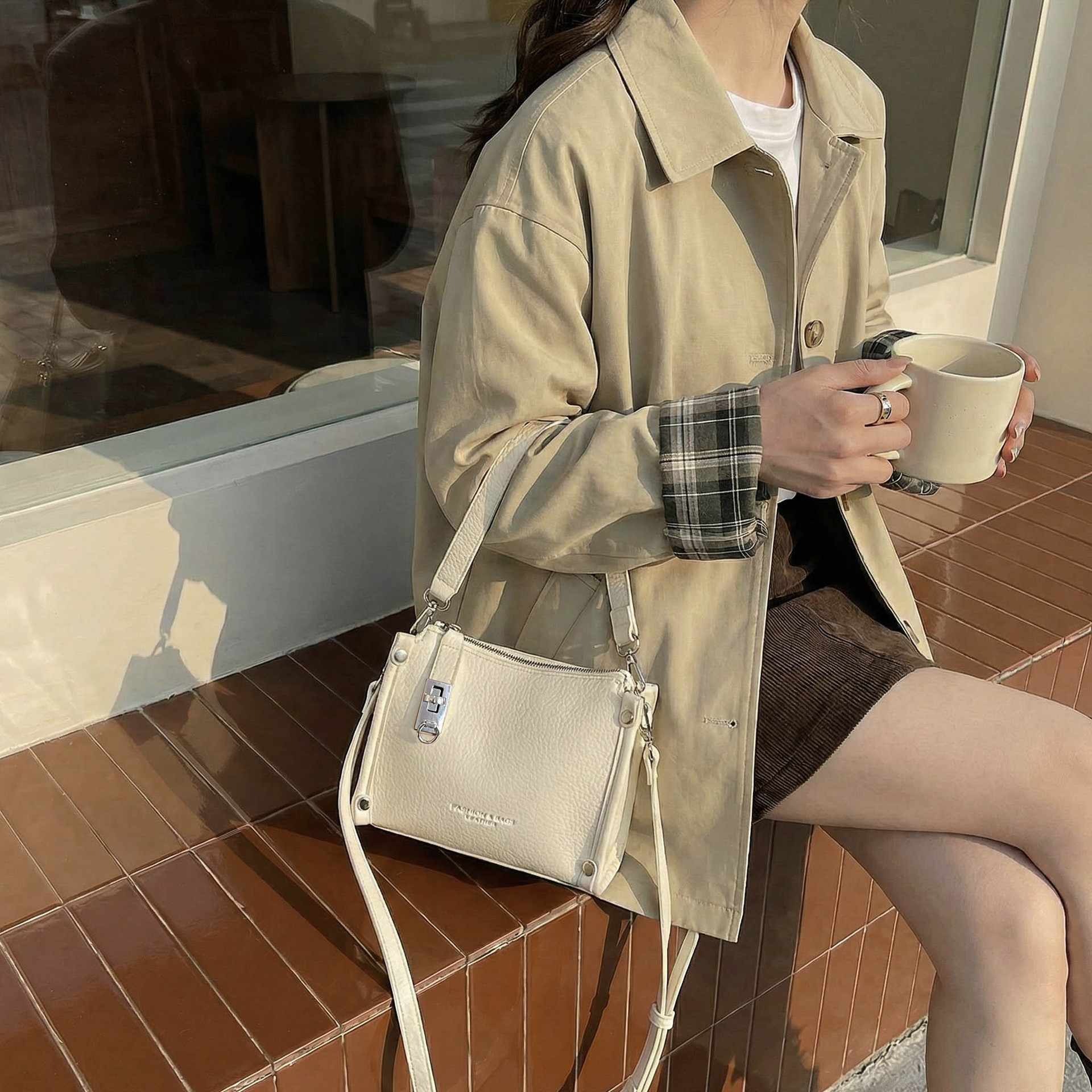 Women’s Pebble Grain Box Bag – - Luxury Bags News recensione e prezzo