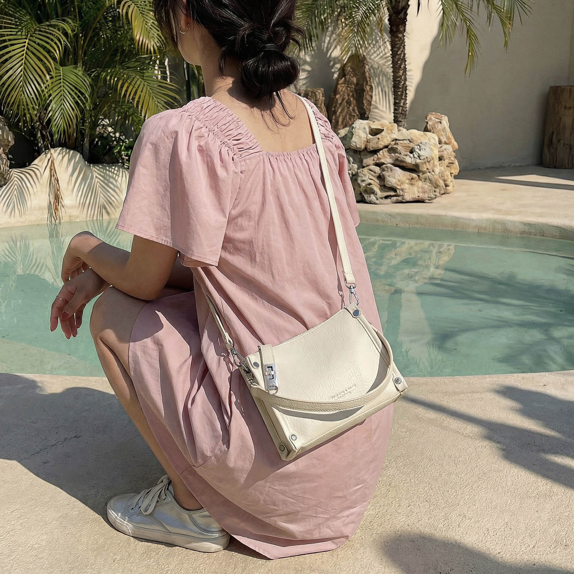 Women’s Pebble Grain Box Bag – - Luxury Bags News recensione e prezzo