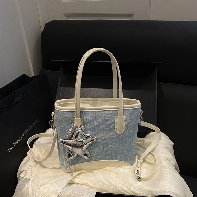 Denim Underarm Shopper Totes L - Luxury Bags Denim recensione e prezzo