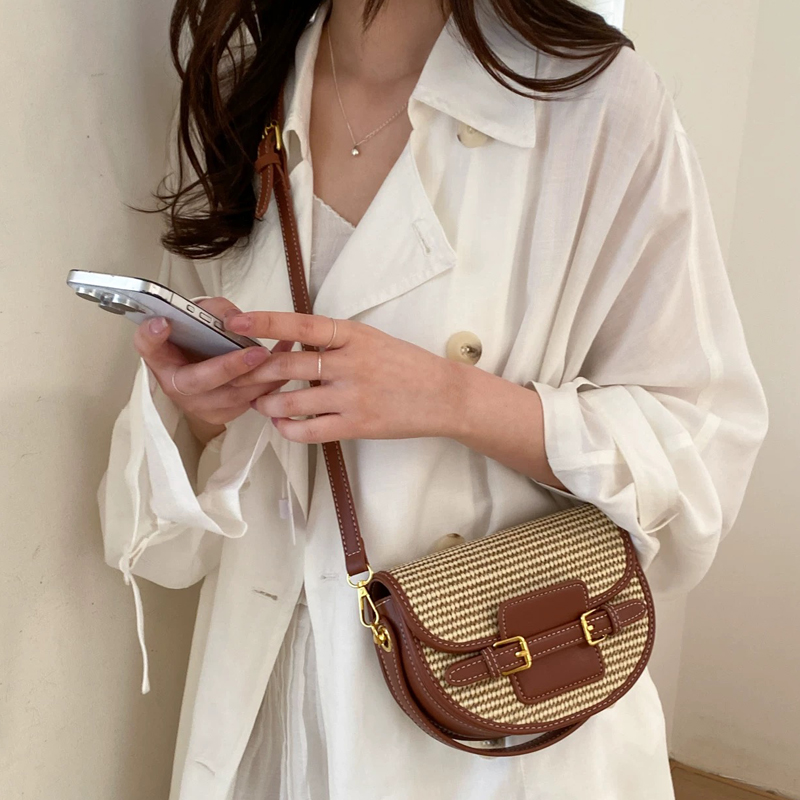 England Style Mini Straw Saddl - Luxury Bags Of 2026 recensione e prezzo
