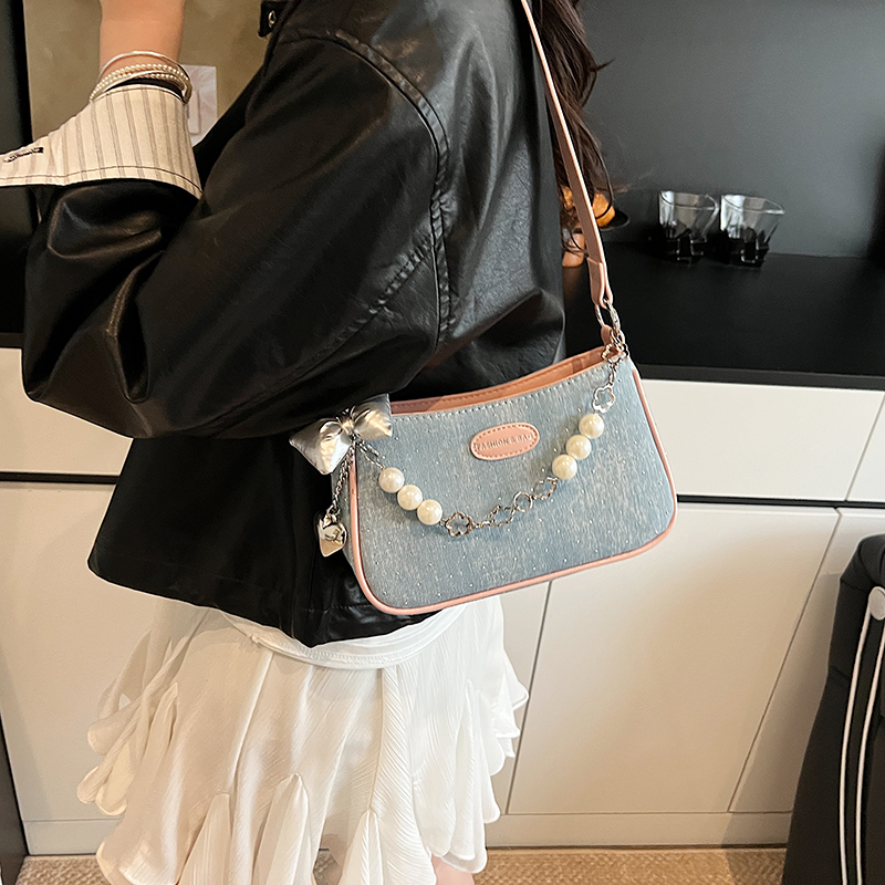 Fashionable women's denim tren - Luxury Bags Denim recensione e prezzo