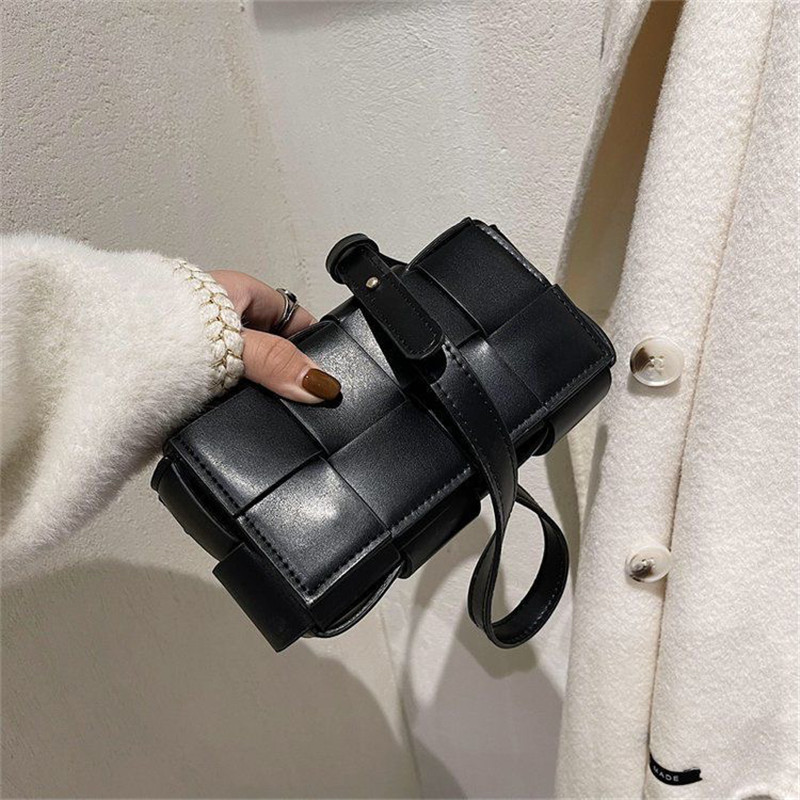 New Mini Trend Leather Woven B - Luxury Bags News recensione e prezzo