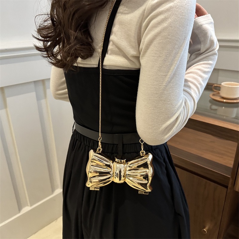 Luxury Fashion Metal Mini Hand - Luxury Bags Trending recensione e prezzo